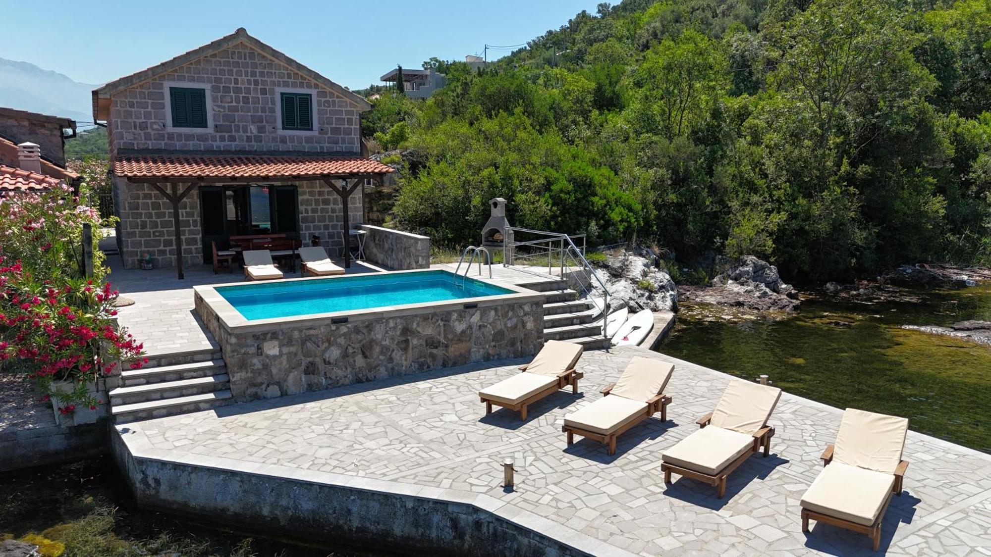 Apartments Kovinic Τίβατ Εξωτερικό φωτογραφία