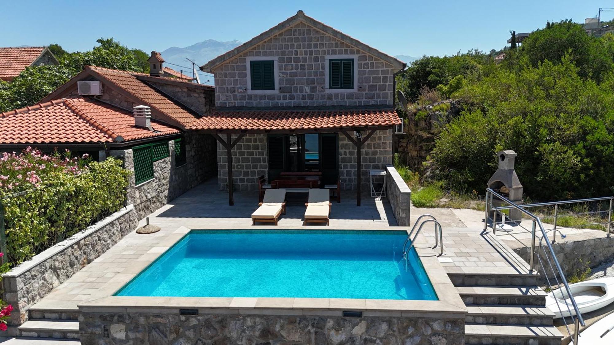 Apartments Kovinic Τίβατ Εξωτερικό φωτογραφία
