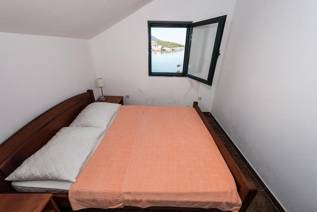 Apartments Kovinic Τίβατ Δωμάτιο φωτογραφία