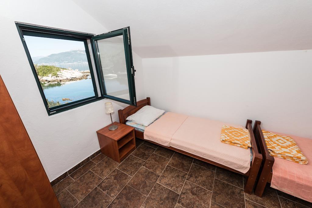 Apartments Kovinic Τίβατ Δωμάτιο φωτογραφία