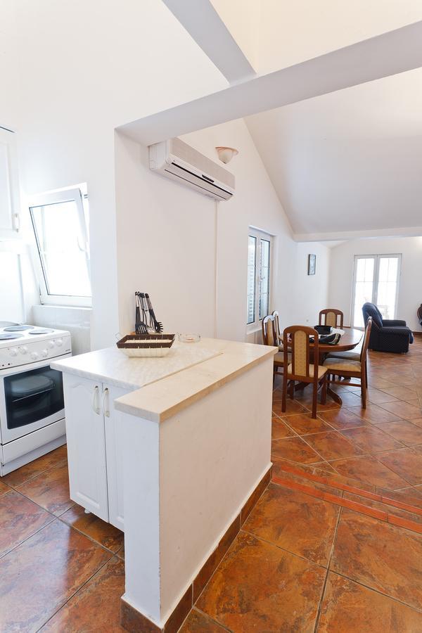 Apartments Kovinic Τίβατ Εξωτερικό φωτογραφία