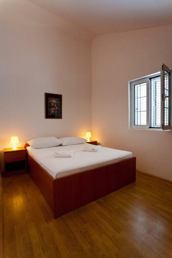 Apartments Kovinic Τίβατ Εξωτερικό φωτογραφία